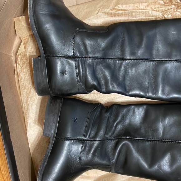 Frye Women Melissa Button 2 size 8.5 - Picture 6 of 8